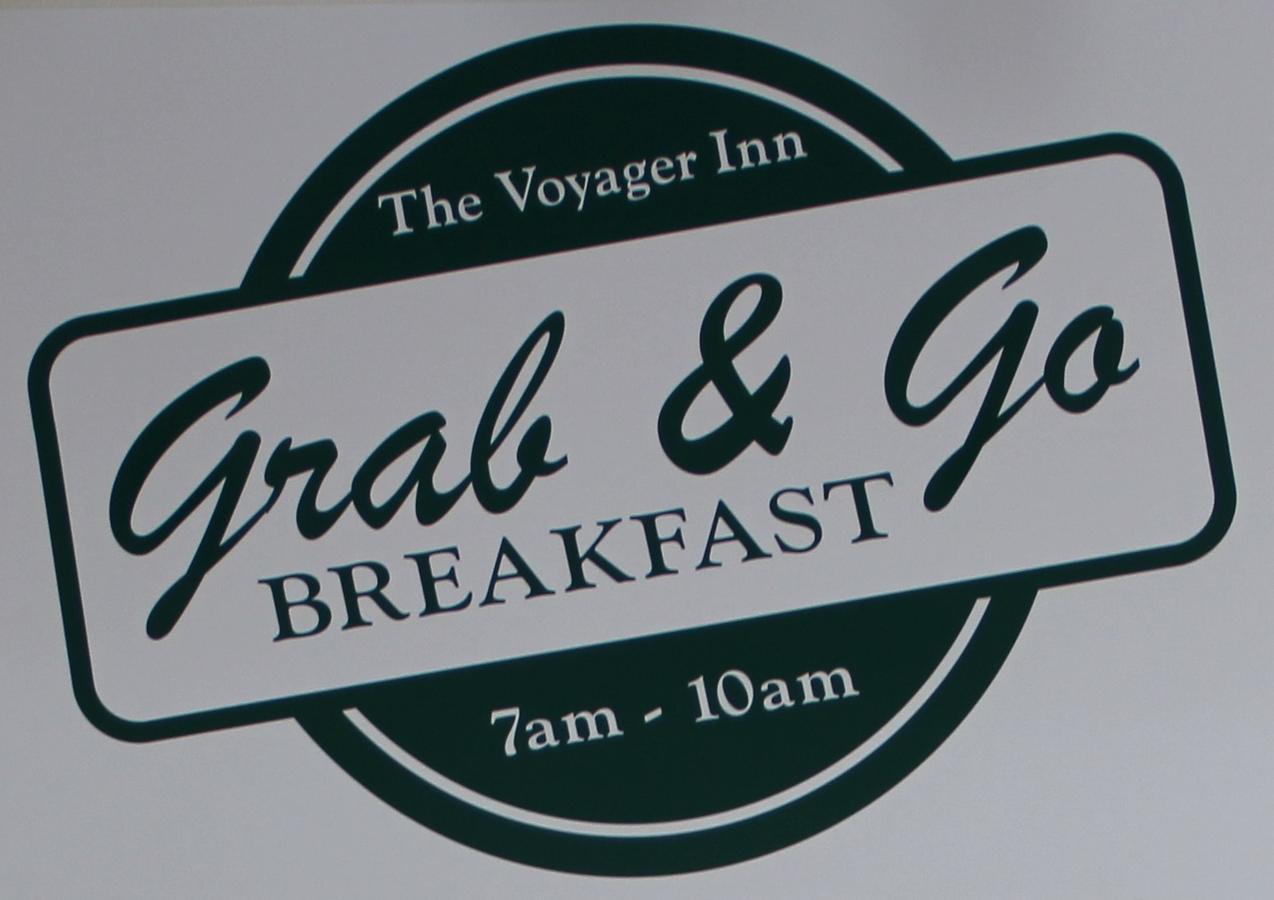 Voyager Inn Saint Ignace Exteriör bild