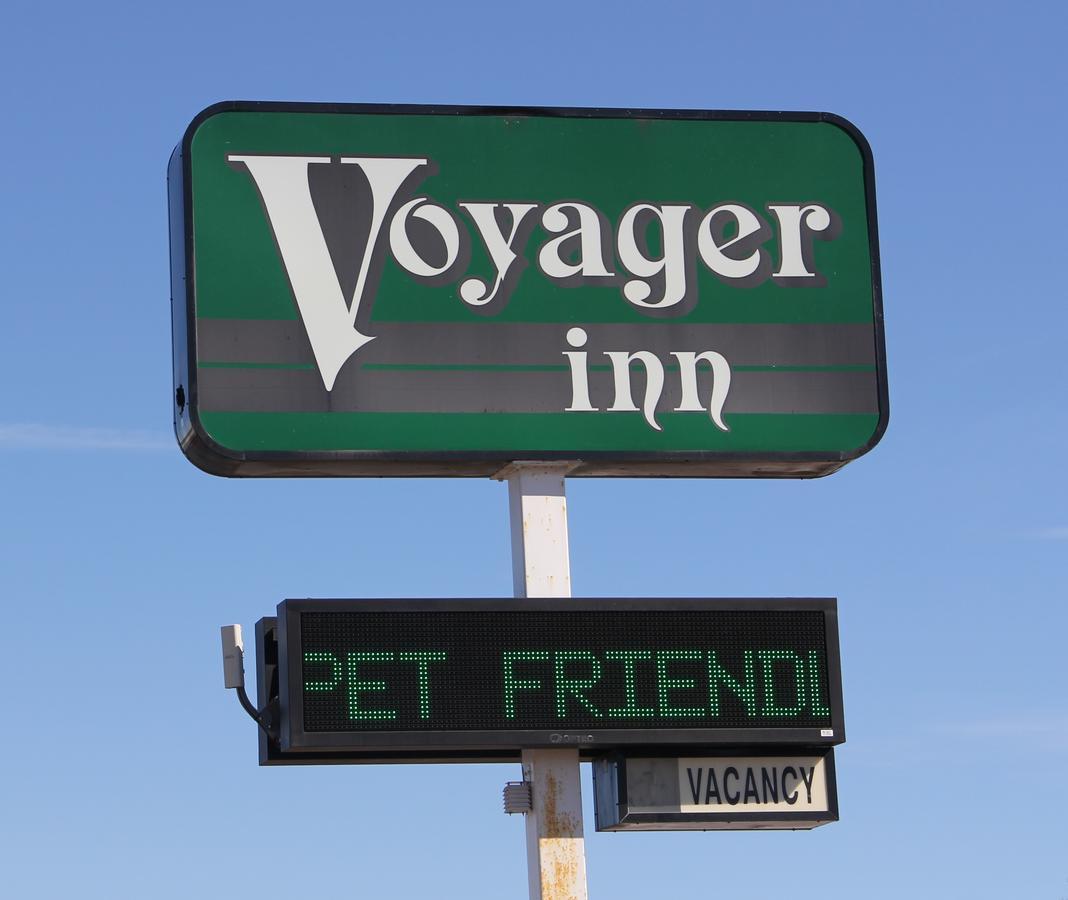 Voyager Inn Saint Ignace Exteriör bild